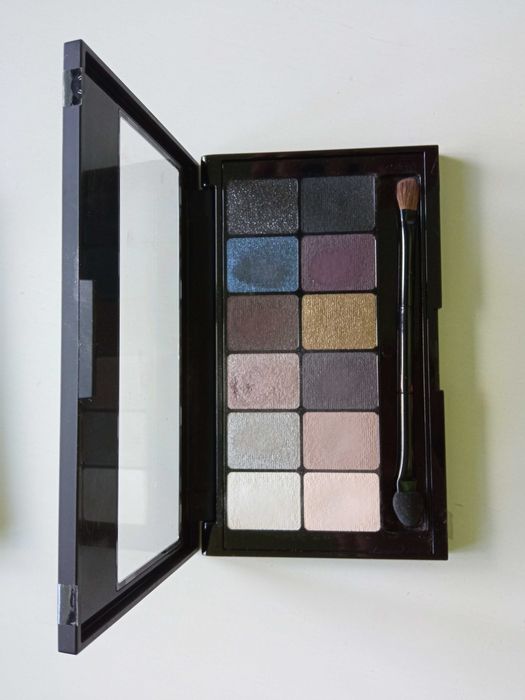 Maybelline New York, The Rock Nudes, paleta 12 cieni do powiek