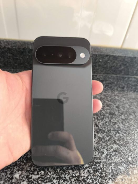 Google Pixel 10 Obsidian