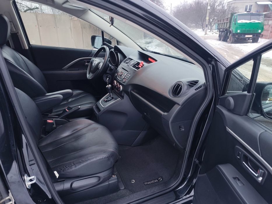 Mazda 5 мінівен автомат