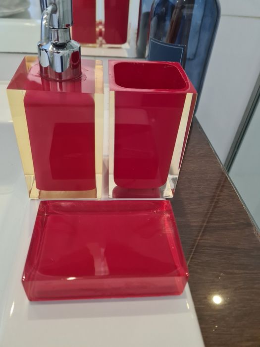 Kit Sabonete, Doseador de Creme e Copo para escovas de Dentes