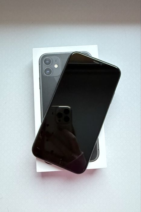 Smartfon APPLE iPhone 11 64 GB Czarny