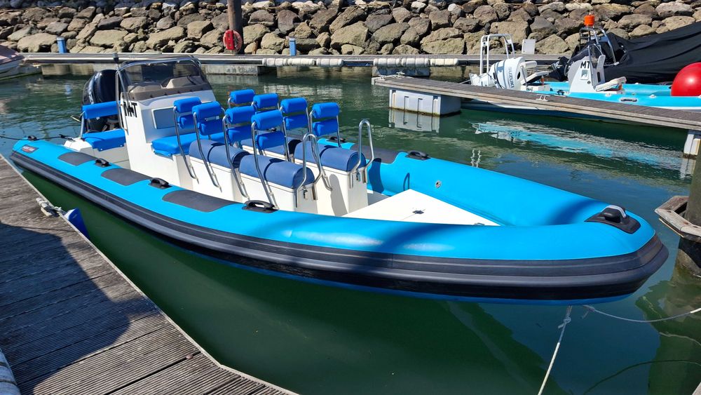 Smi rigido hydrosport modelo 7.37 lotação 12+2 está como novo estofos novos motor suzuki 225CV NOVO com apenas 40 horas com garantia 3 anos