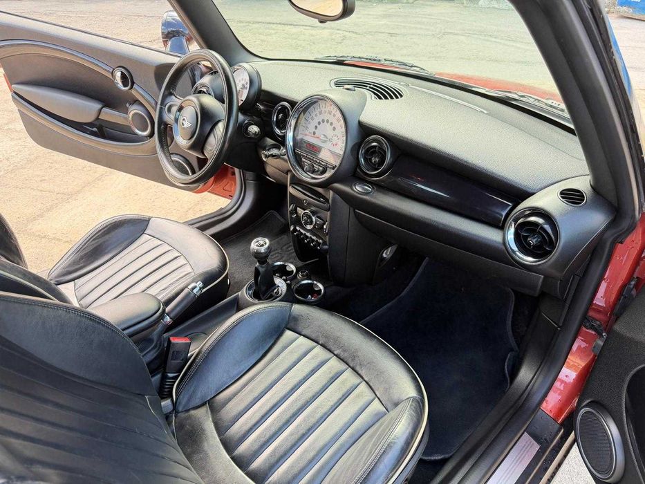 Mini Cooper D 1.6 - Desde 157€ por mês - OFERTA IPHONE 17