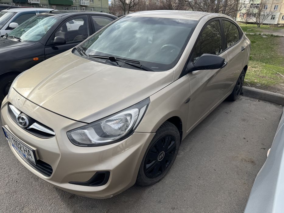 Оренда авто Хюндай акцент автомат аренда авто