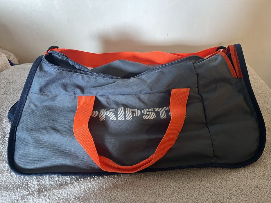 Mala desportiva marca kipsta