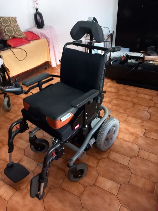 Cadeira de rodas elétrica