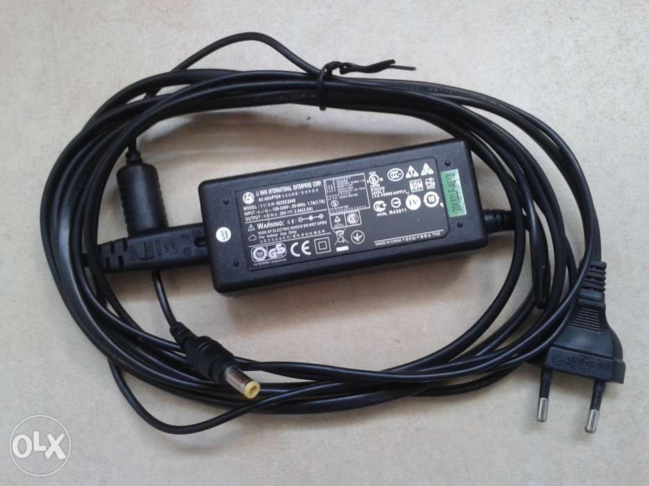 Carregador de Bateria de Computador Portátil.64751448564225120