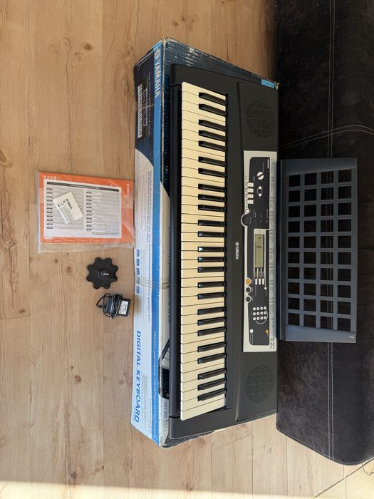 Yamaha ypt-21C keyoboard
