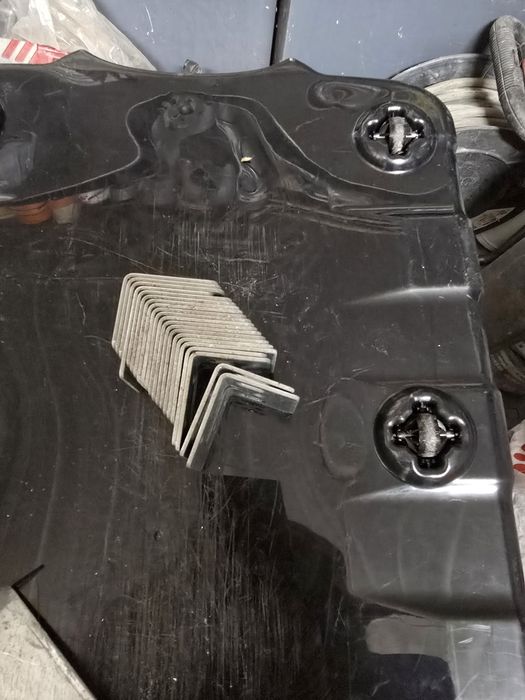 Esquadros metalicos 10 unid