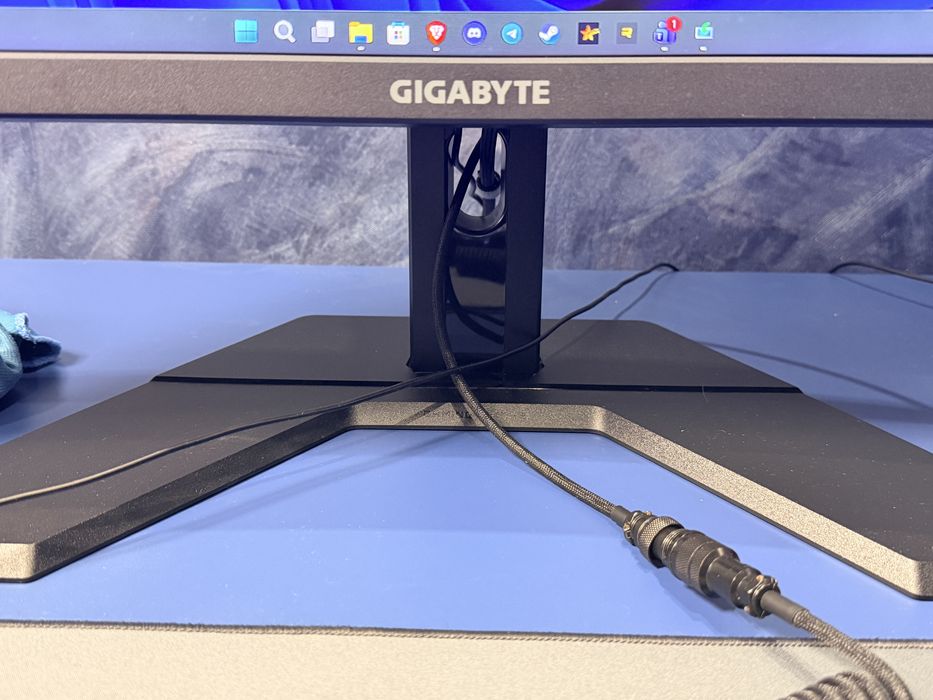 Монитор Gigabyte M32QC