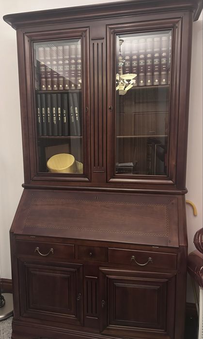 Armario com secretaria