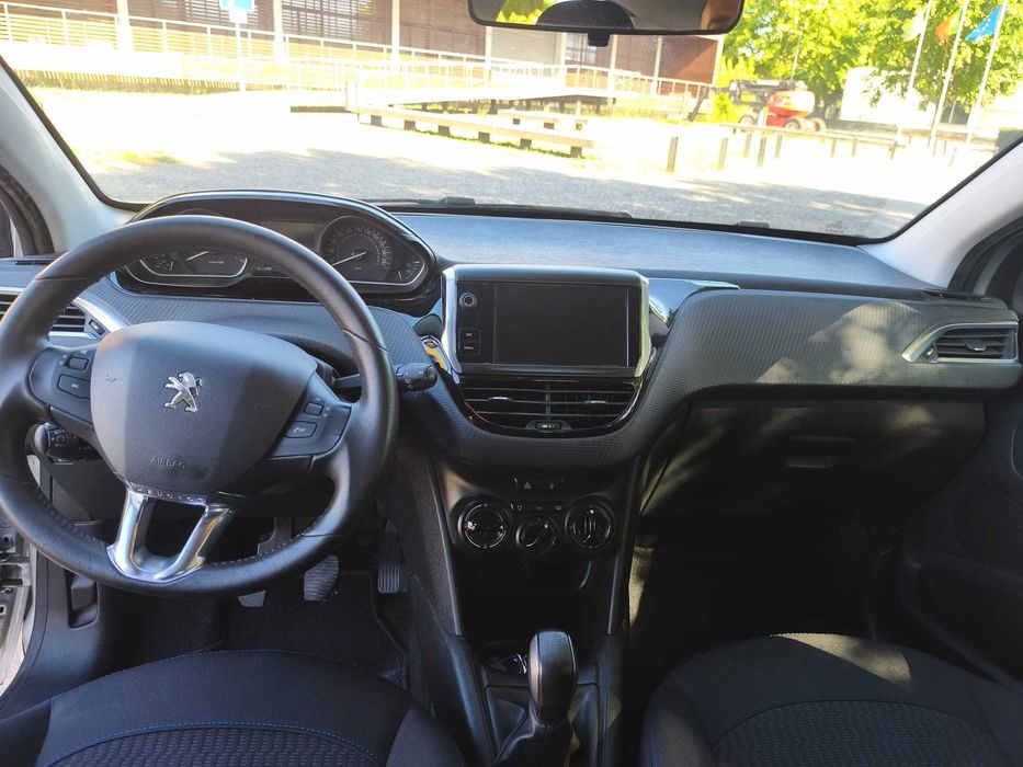 Peugeot 208, Gasolina, 2018 com apenas 56mill KM