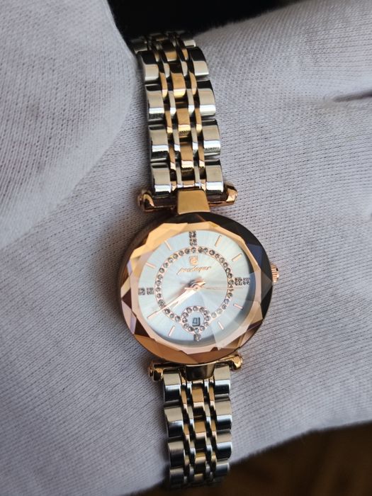 Relógio para mulher em aço inoxidável e vidro Crystal Hardlex.