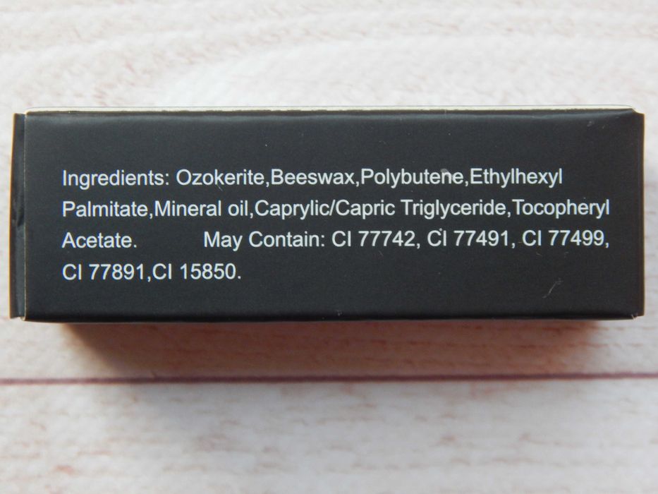 Чорна помада з блискітками глітер, рок панк готика