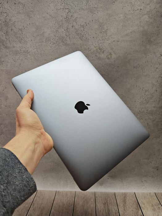 Apple Macbook M1 2020р 13.3" . Стан ідеал. Повний комплект.