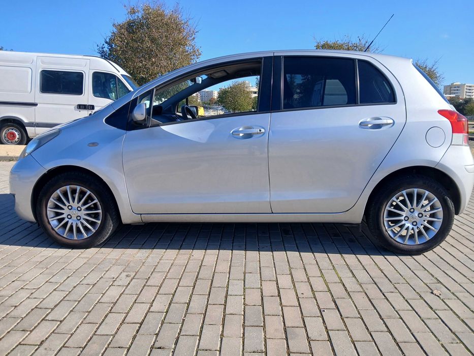 Toyota Yaris 1.3 VVTi (negociável)