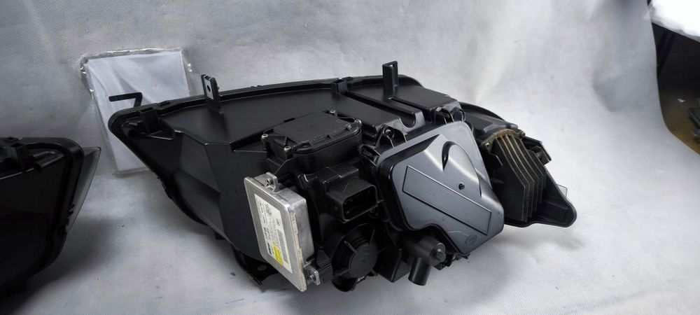 bmw e90 e91 lci lift xenon skretny lewy prawy reflektor 7202589 7202590