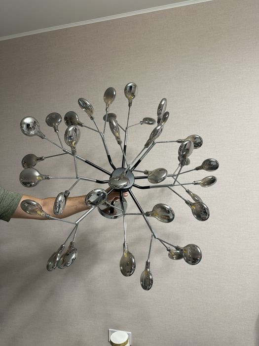 Люстра б/у  на 34 діодних лампочки