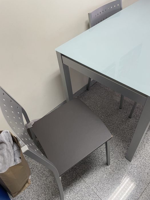 Mesa de cozinha com 4 cadeiras