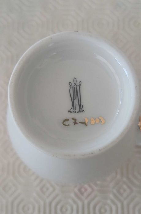 Serviço de café da marca Spal