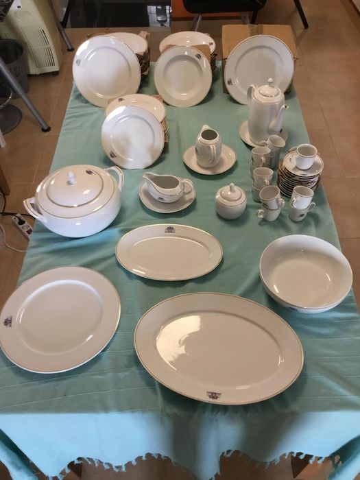 Dishware Set443861684937052160