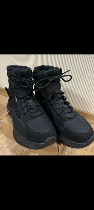 Skechers зима - осінь. Боти. Сапоги. Кросівки.