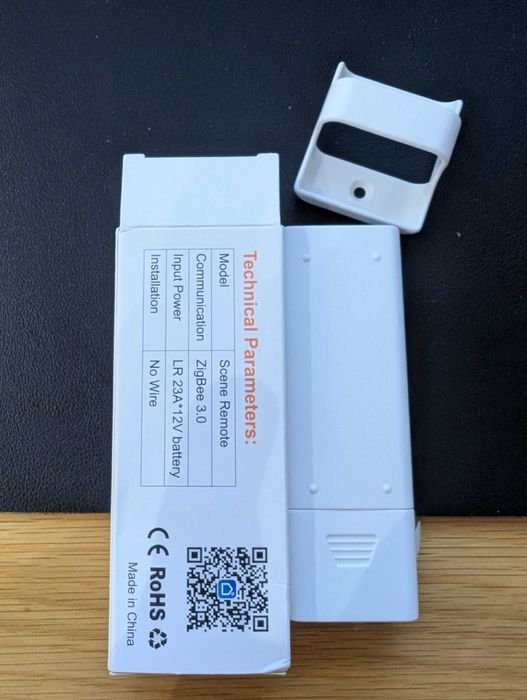 Comando Portátil Zigbee Tuya - 4 Botões (12 Cenários)