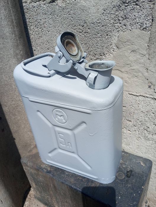 Продам каністру.