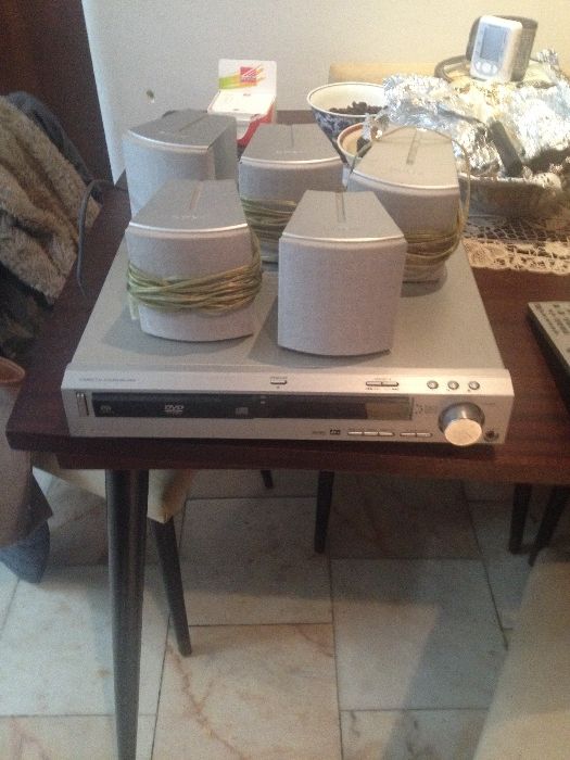 Som suround Sony com DVD