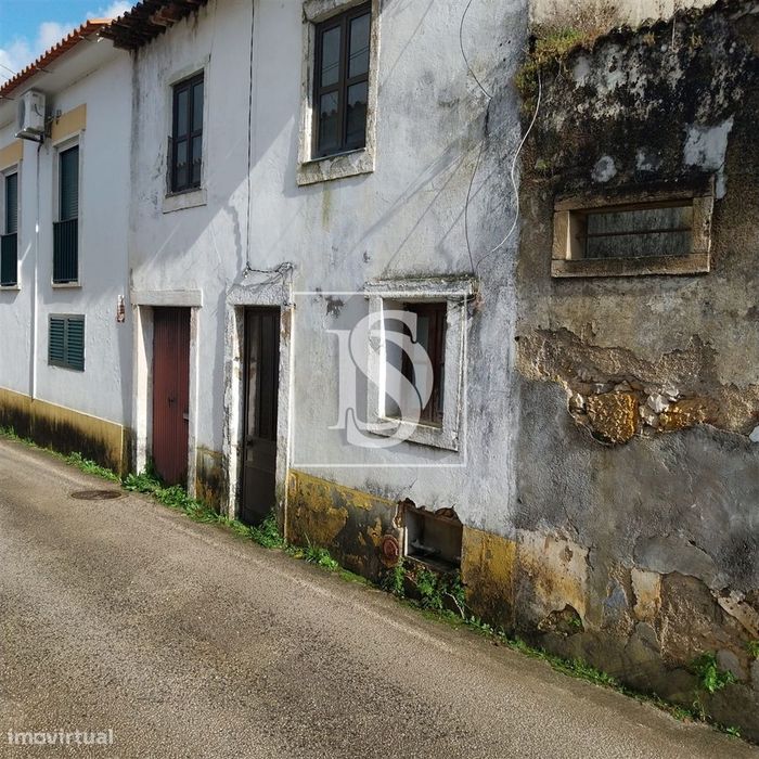 Moradia para Restaurar T4 Venda em Torres Novas (São Pedro), Lapas e R