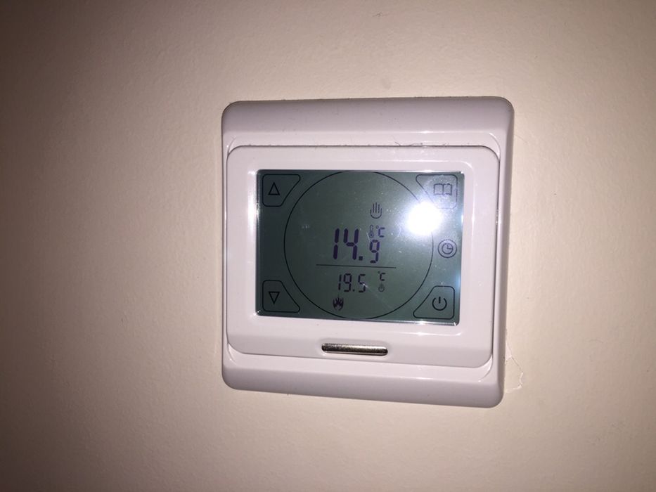 Termostato para piso radiante eléctrico