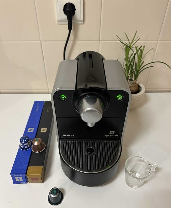 Máquina café NESPRESSO SIEMENS