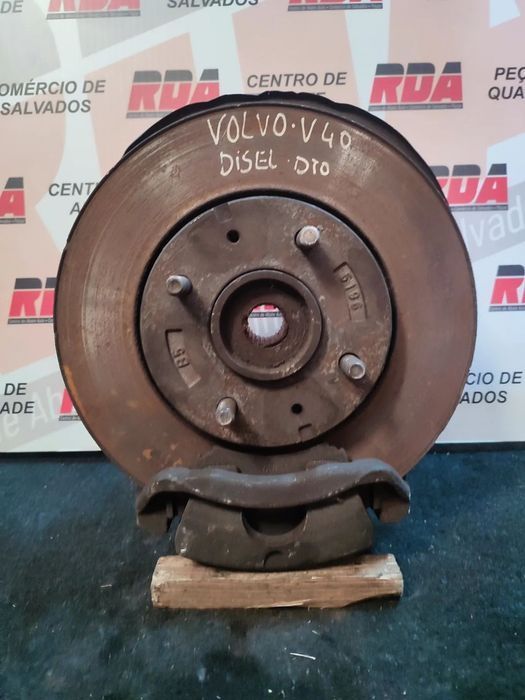 VOLVOV40DMANGADEEIXODIREITA