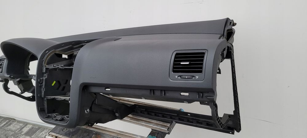 kokpit deska airbag pasy sensor vw golf v jetta