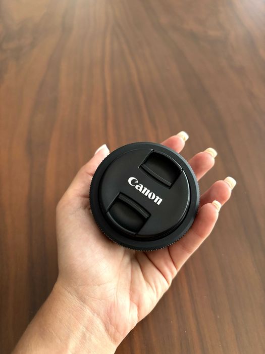 Objetiva Canon EF-S 24mm f/2.8 STM