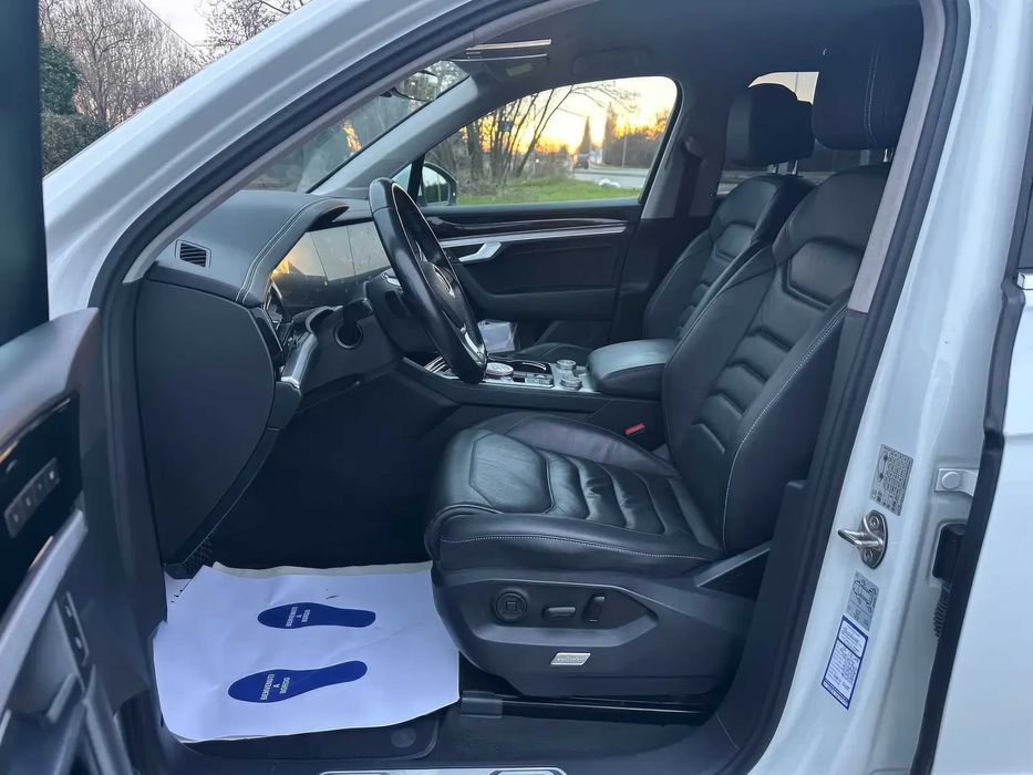 Volkswagen Touareg      2018