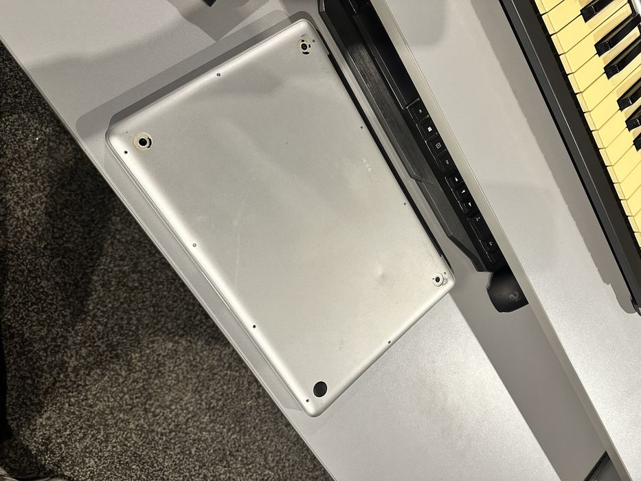 Продається MacBook Pro 15″ Mid 2010