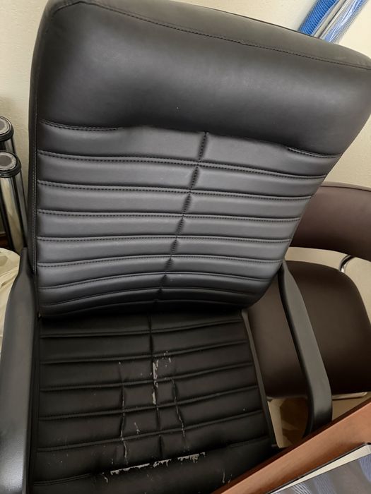 Офісні крісла/ствльці