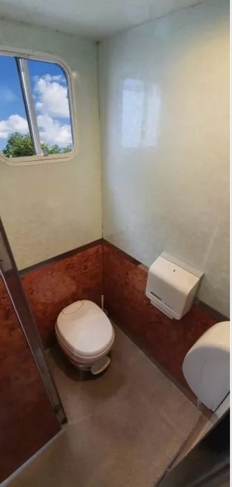 Mercedes Atego мобільний туалет