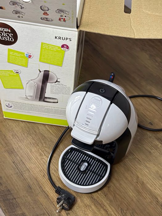 капсульна кавоварка Nescafe Dolce Gusto Mini Me (Black & White}