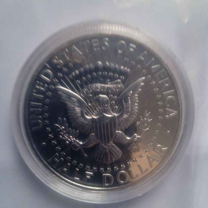 Монеты Дональд Трамп.