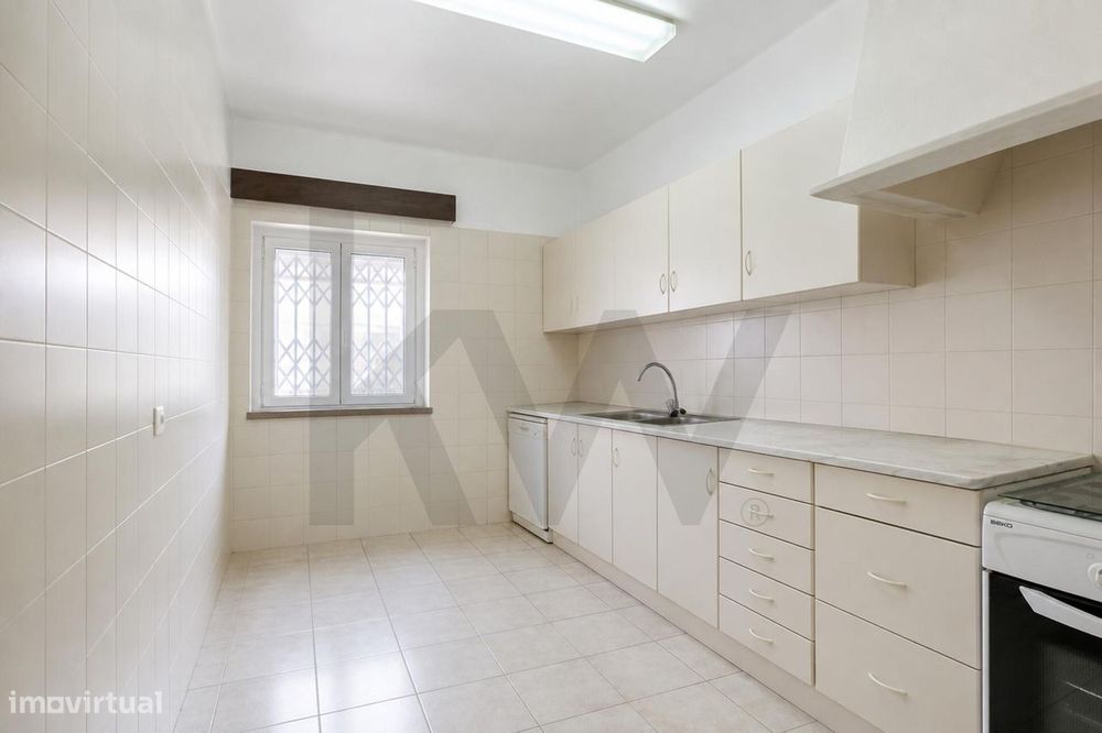 T2+1 com 100 m2 junto à Praça de Touros, em Santarém