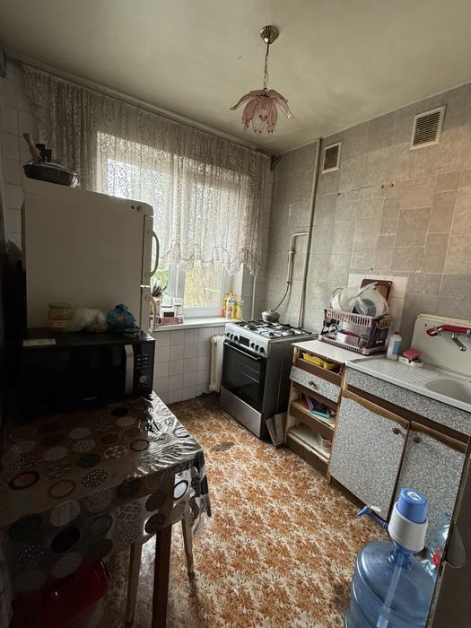 Продається 2 кімнатна квартира  в Покровському районі.