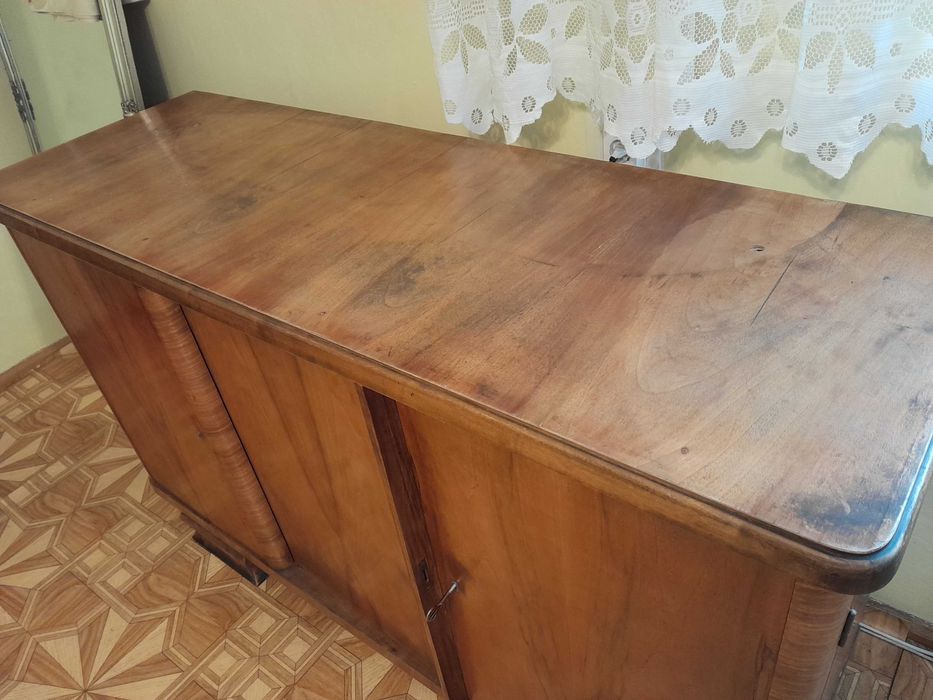 Kredens komoda fornir