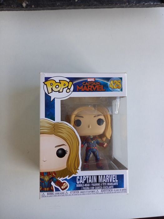 Pop figure captain marvel