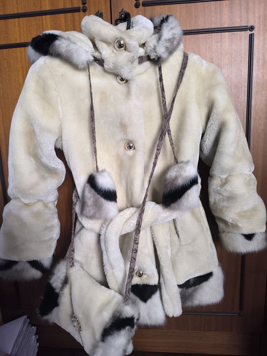 Шубка на дівчинку 135-140