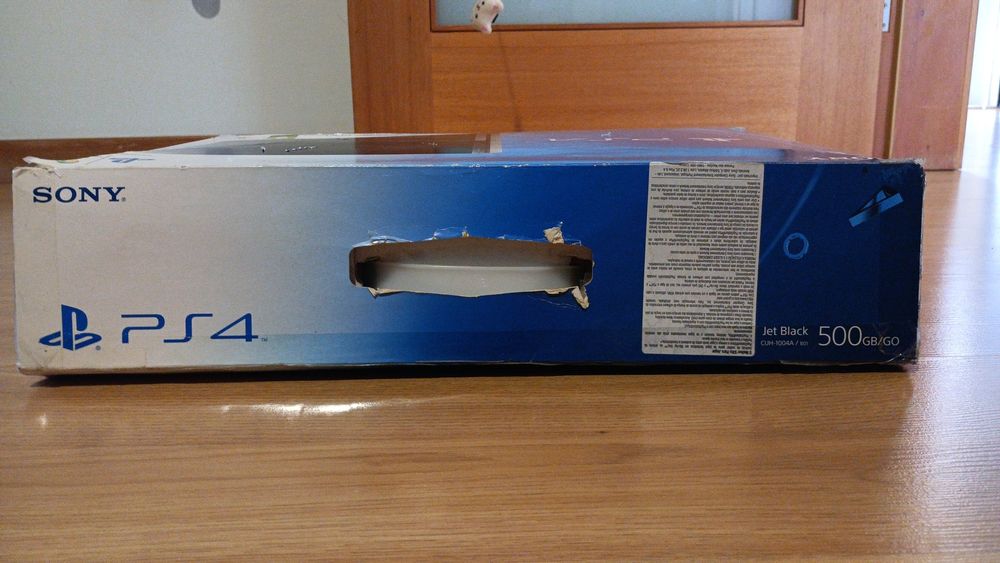 PS4 500gb com 5 jogos