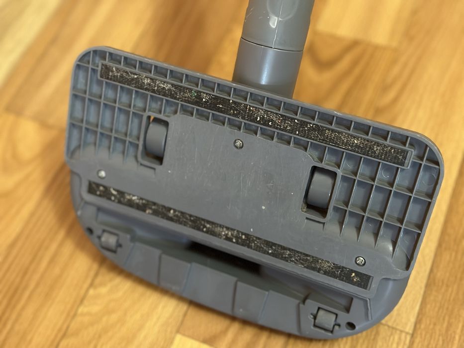 Акамуляторный пылесос