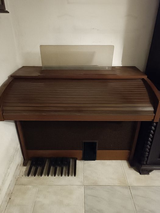 Piano Solina P255