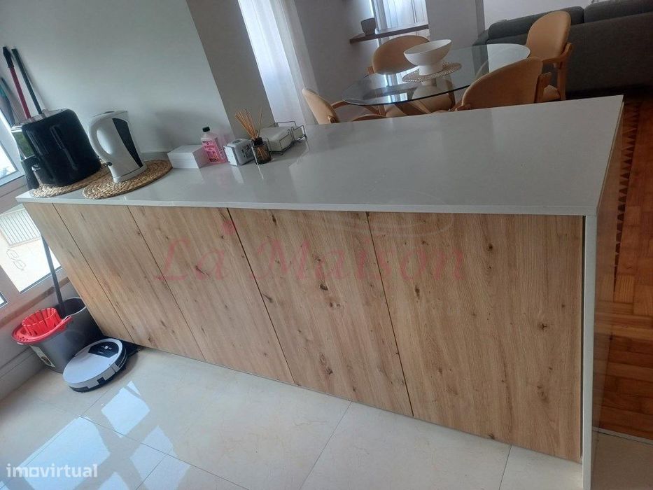 Apartamento T3 transformado em T2 em Odivelas